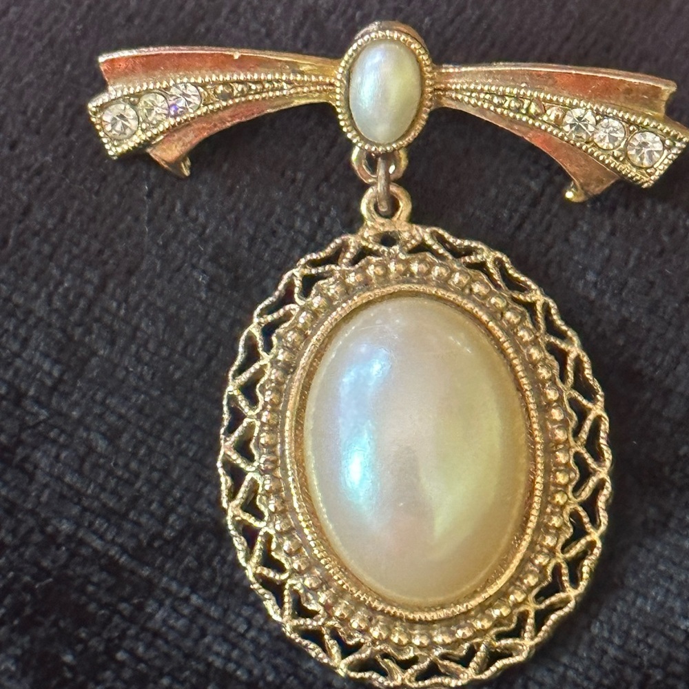 Vintage Faux Pearl & Rhinestone Drop Brooch Pin - Picture 9 of 9